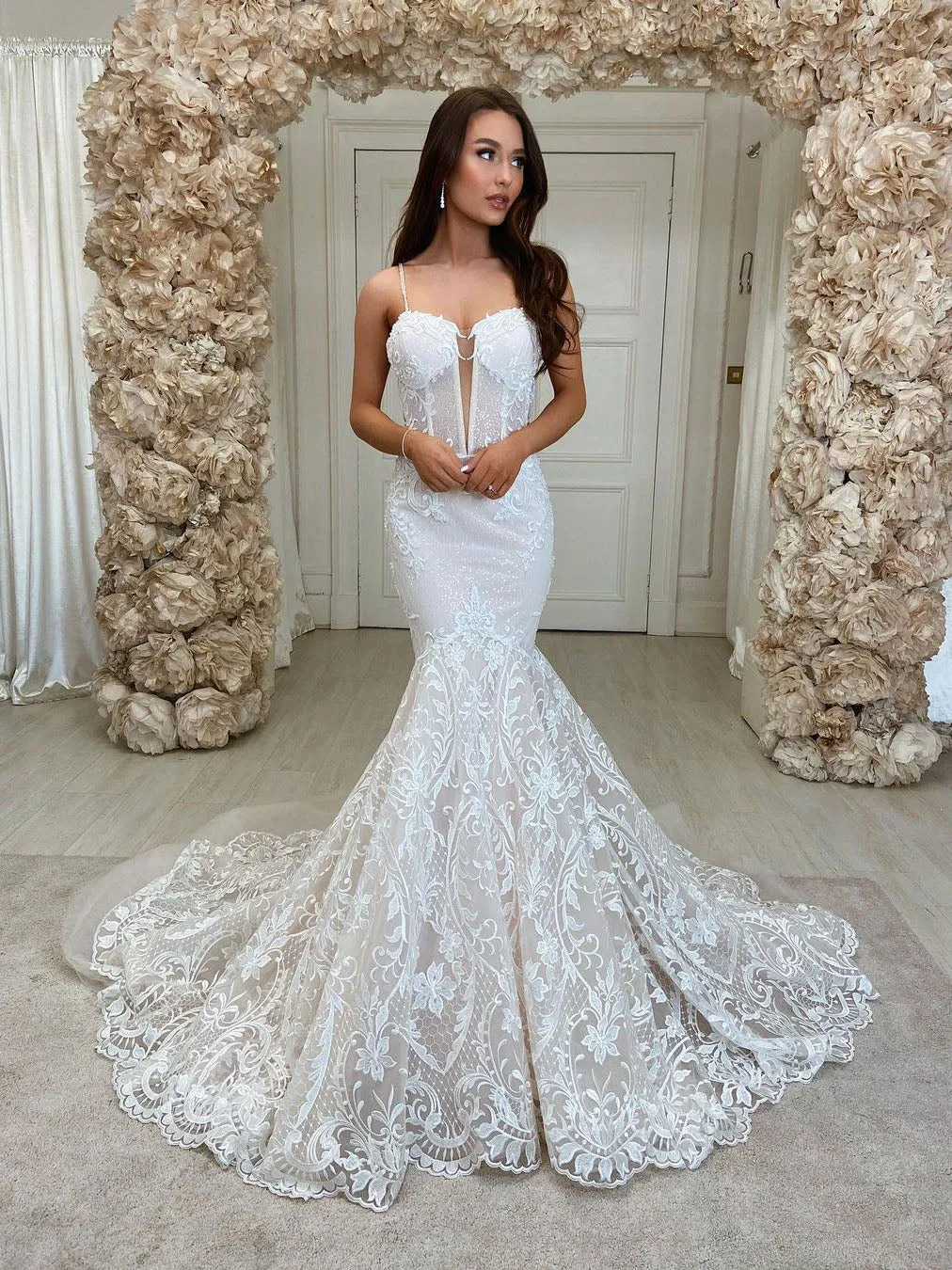 Charming Spaghetti Straps Mermaid Wedding Dresses Lace Appliqued Gowns WD611