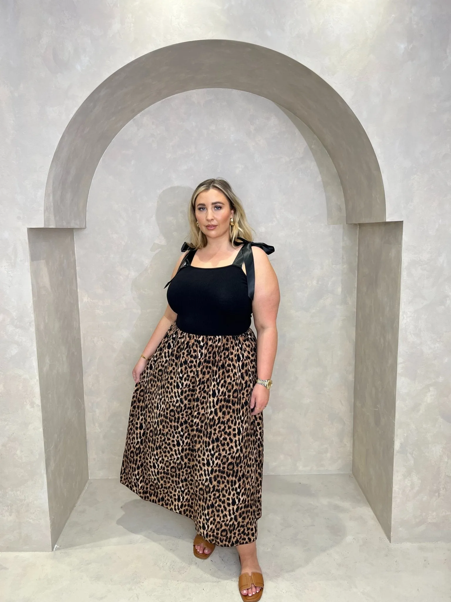 Curve Puff Tie Shoulder Midi Dress