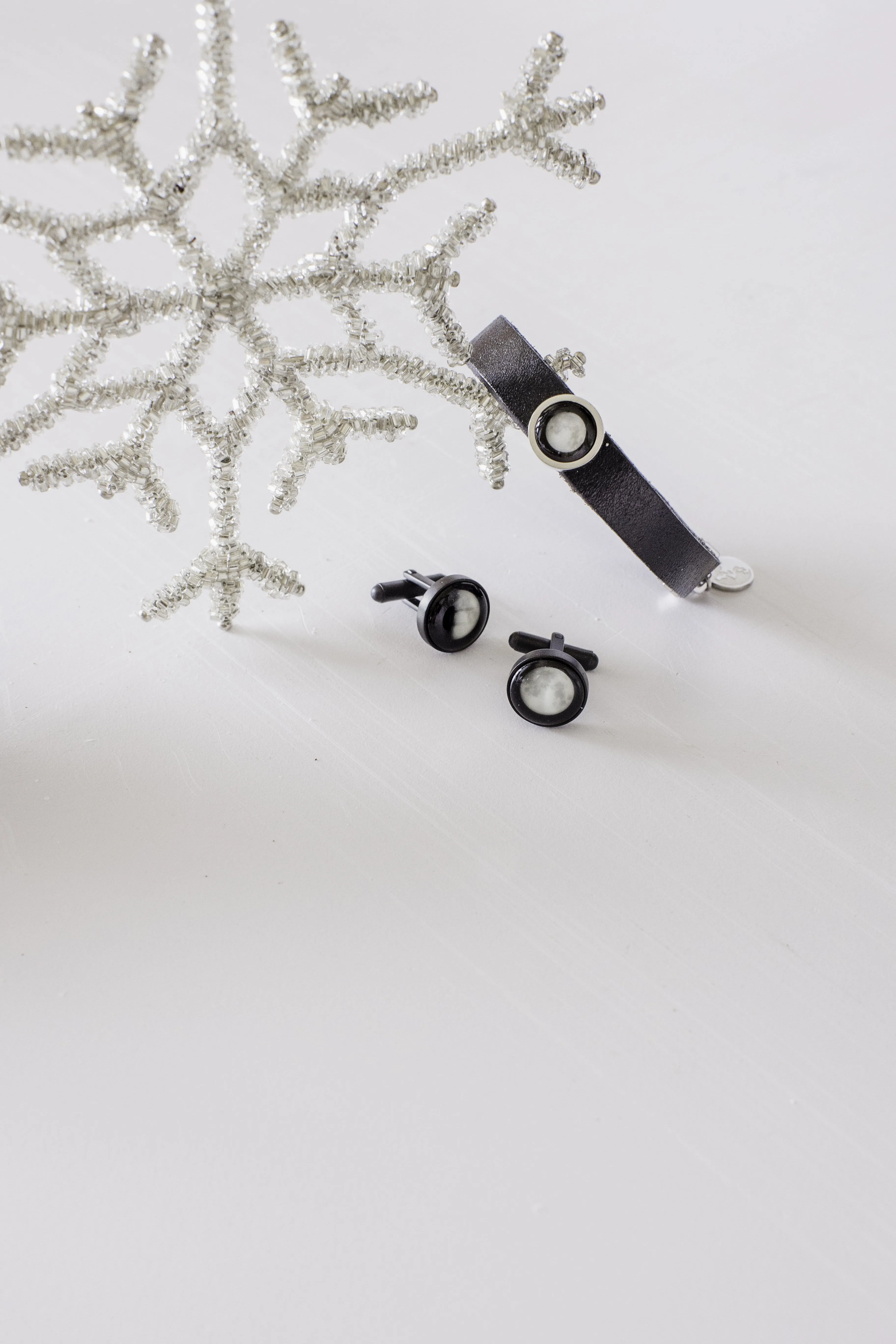 Humboldt Bracelet in Charcoal   Maginus Cufflinks in Matte Black Bundle