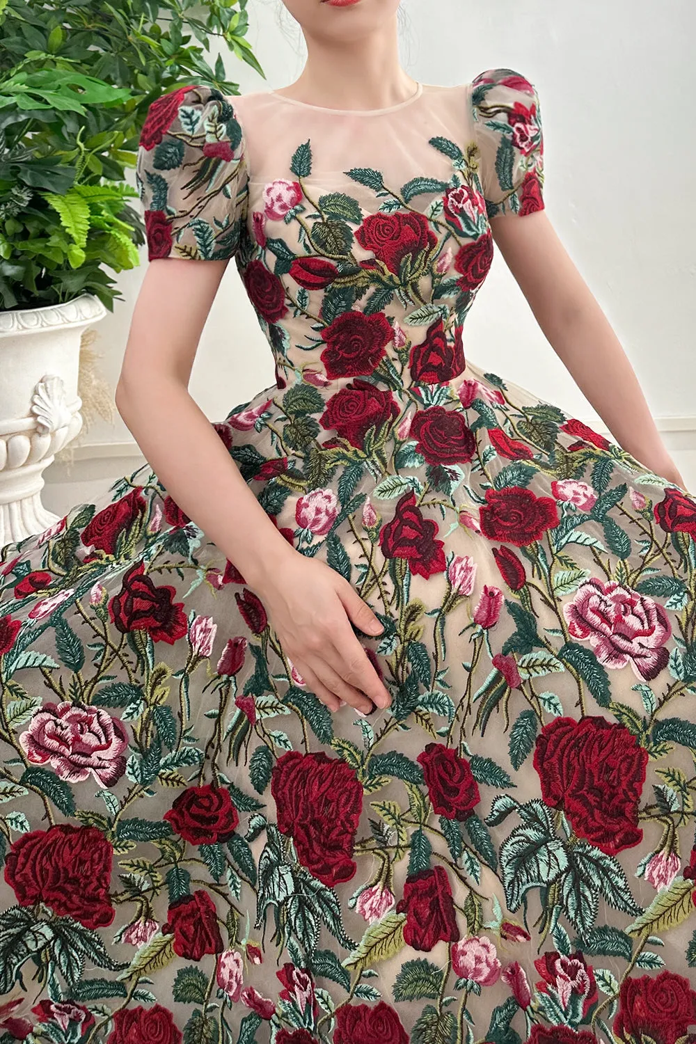 Short Sleeves O Neck Rose Embroidery Midi Dress