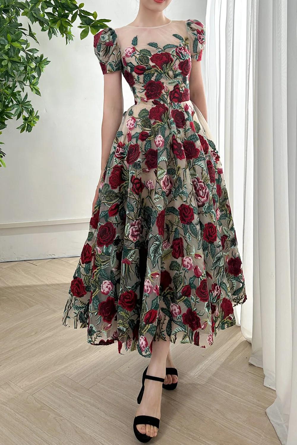 Short Sleeves O Neck Rose Embroidery Midi Dress