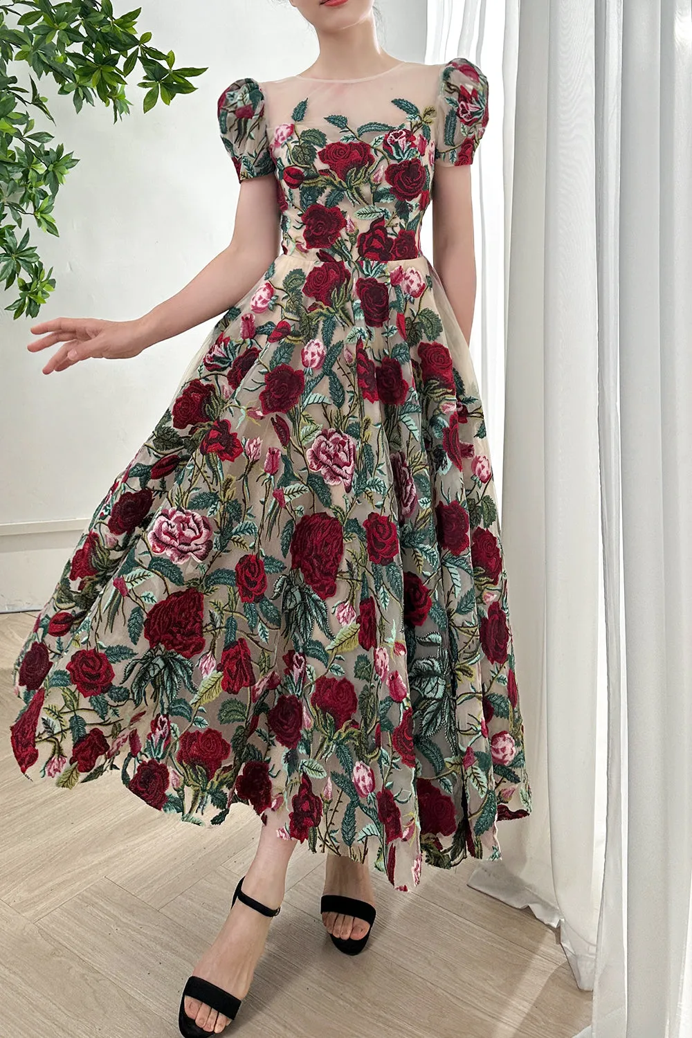 Short Sleeves O Neck Rose Embroidery Midi Dress