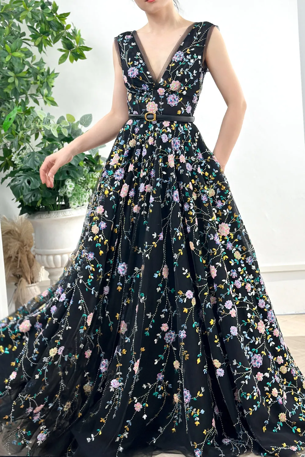 Sleeveless V Neck Colorful Sequin Floral Black Dress